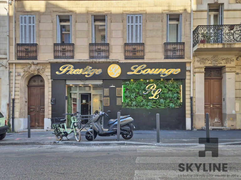 Pas de porte – Local commercial 133 m² – Marseille 4e